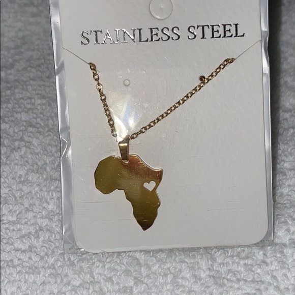 iHeart Africa Gold Necklace - Picture 2 of 9